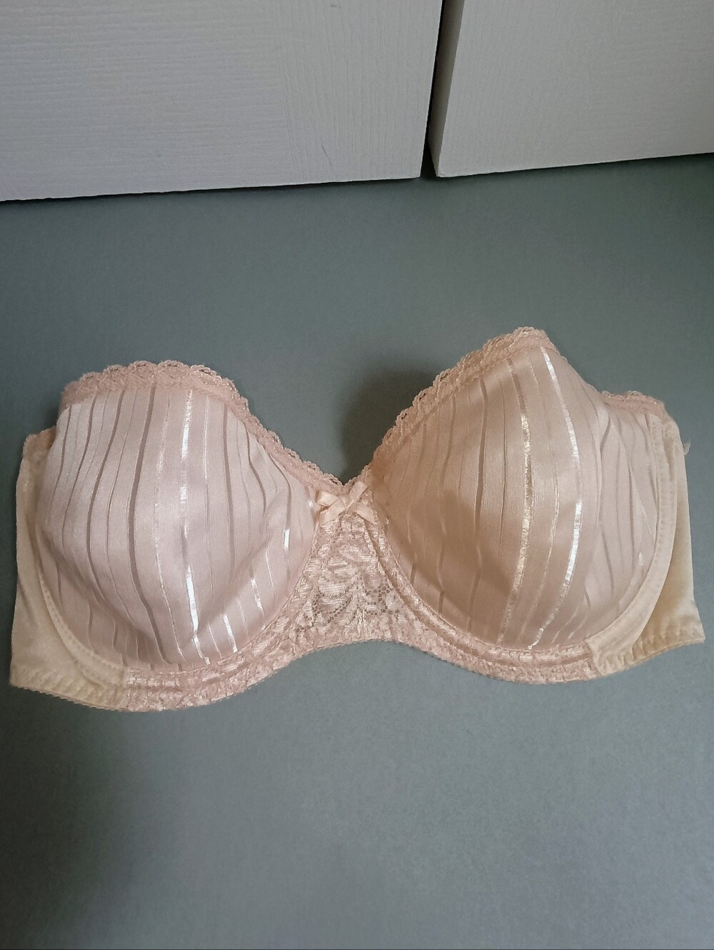 Vintage Warner's 36C Bright Stripes Nude Strapless Bra 80s Pinup